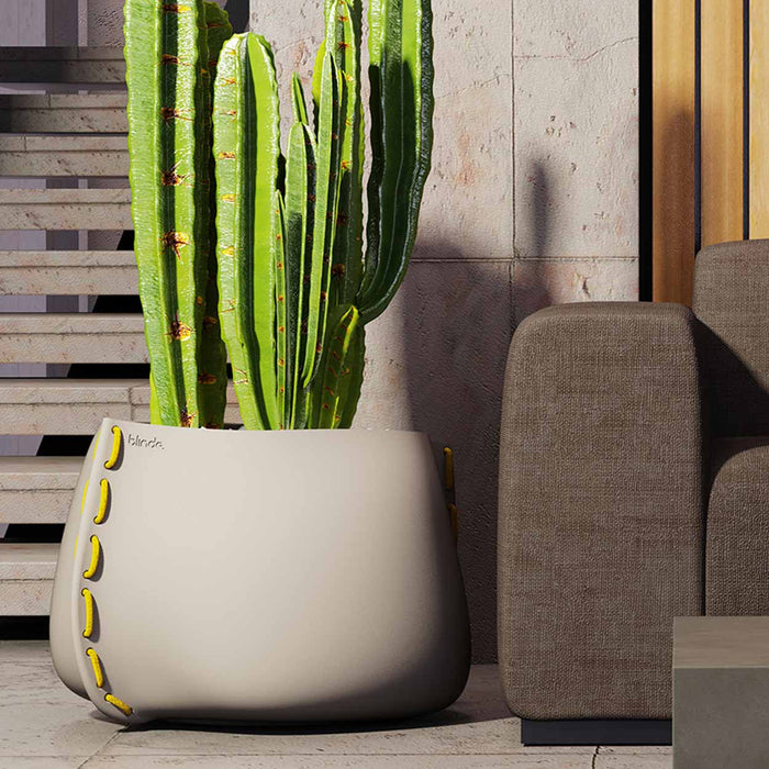 Stitch 100 Concrete Planter